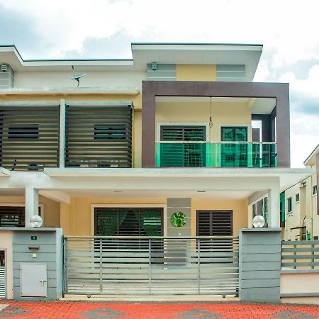 Tropical Livings Meru Ipoh Homestay By Grab A Stay 외부 사진