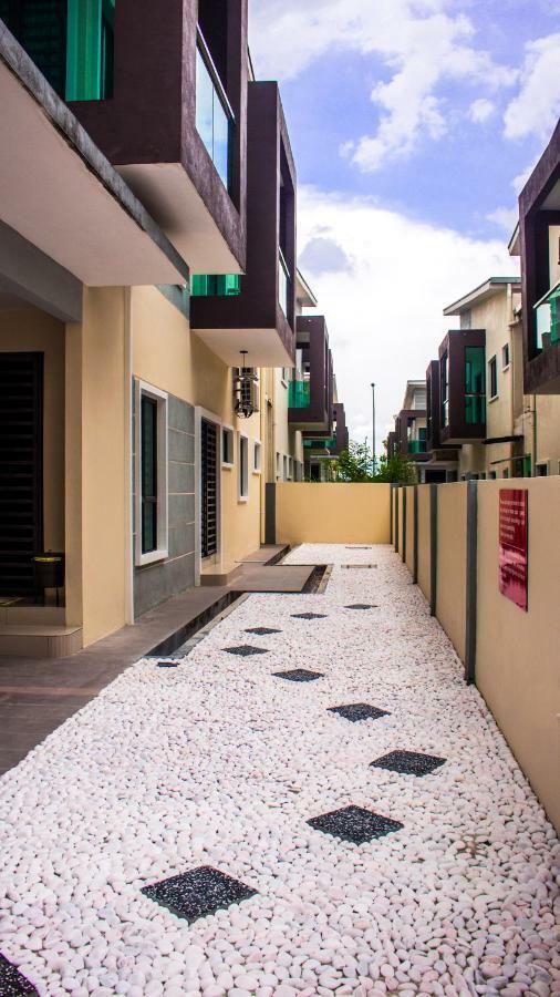 Tropical Livings Meru Ipoh Homestay By Grab A Stay 외부 사진
